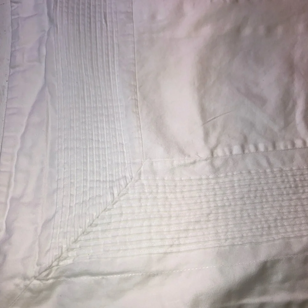N/A white pleated